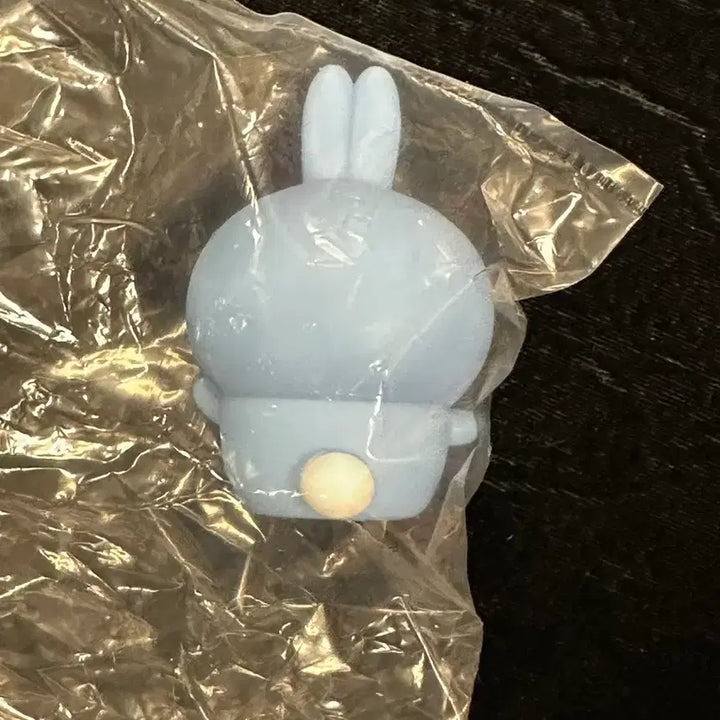 [BUNJANG] Chiikawa Hachiwara Soft Vinyl Pajama Gacha Figure / 치이카와 파자마 소프비 가챠 하치와레
