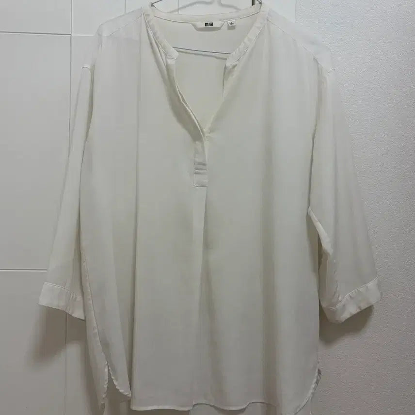 [BUNJANG] Uniqlo White Blouse L / 유니클로 레이온 블라우스 L