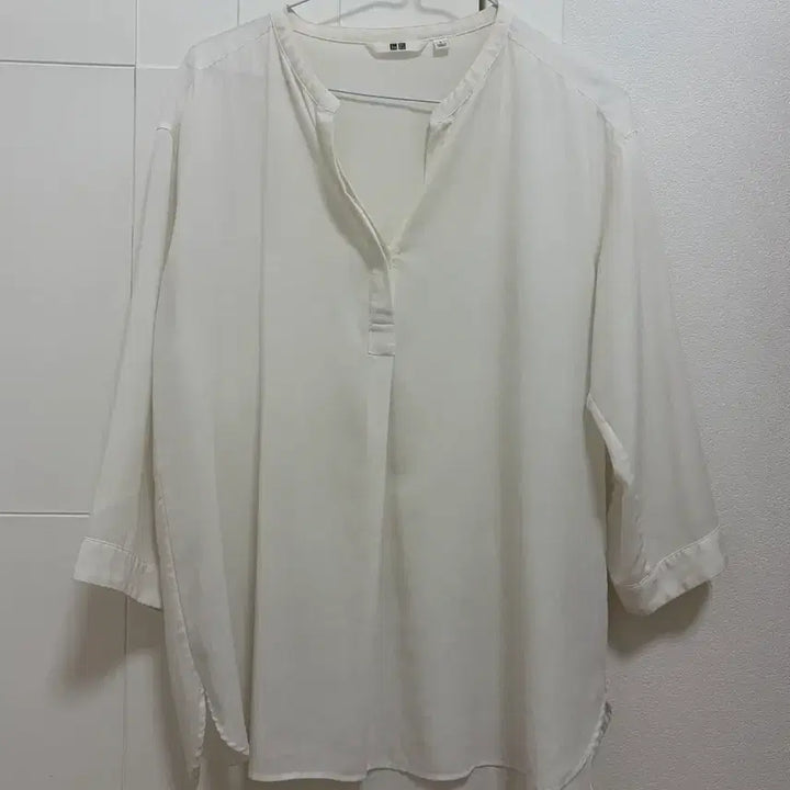 [BUNJANG] Uniqlo White Blouse L / 유니클로 레이온 블라우스 L
