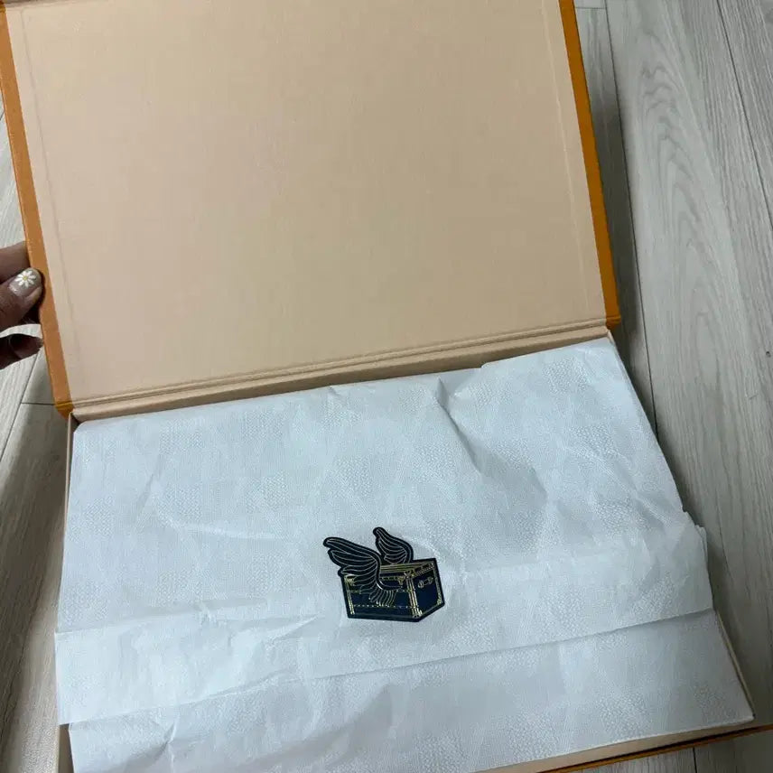 [BUNJANG] 루이비통 온리 LV 케이블 머플러 베이지 / 루이비통 온리 LV 케이블 머플러 베이지