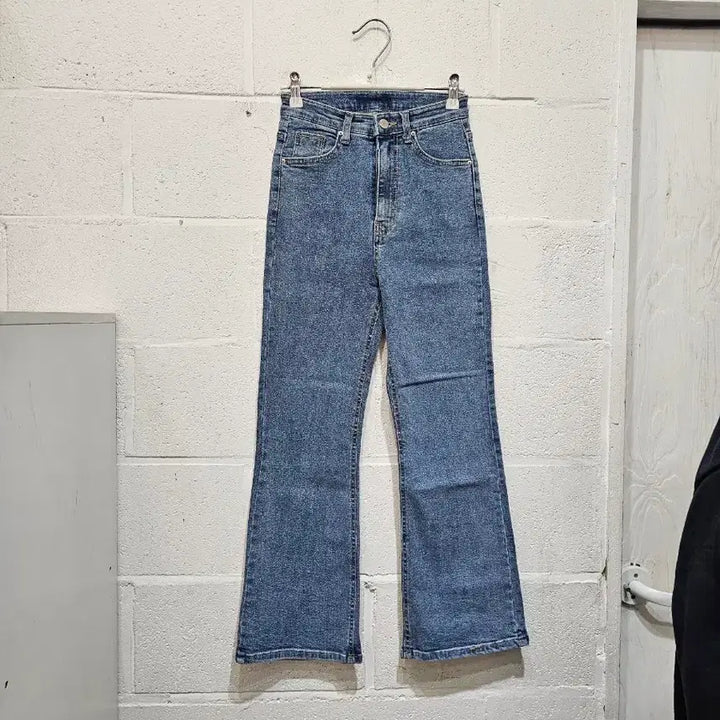 [BUNJANG] Semi-Bootcut High-Waist Jeans / S,M사이즈 스판 세미부츠컷 하이웨스트 중청