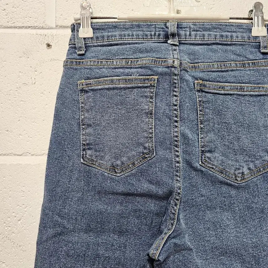 [BUNJANG] Semi-Bootcut High-Waist Jeans / S,M사이즈 스판 세미부츠컷 하이웨스트 중청