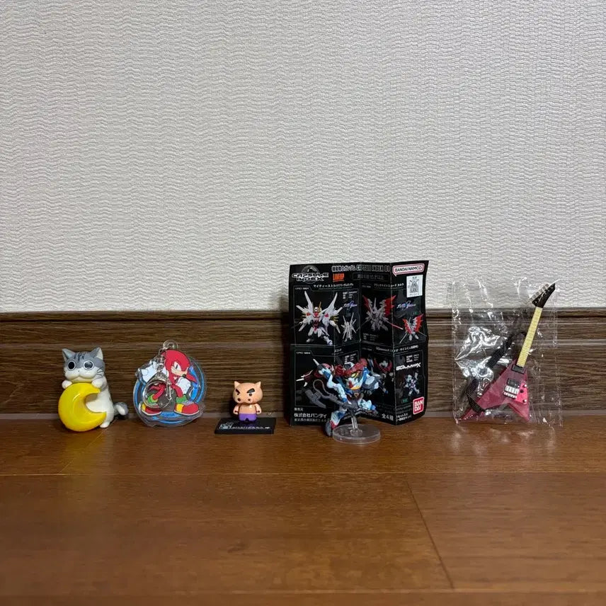 [BUNJANG] Gundam &amp; Gacha Mini Figurines Bundle Set / 건담 미니 피규어 기타 가챠 피규어 일괄