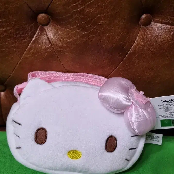 [BUNJANG] Sanrio 2025 Hello Kitty Mini Crossbody Bag / 산리오 2025 헬로키티 미니 크로스백