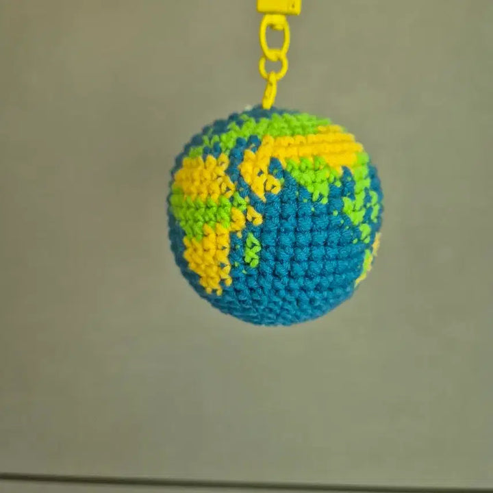 [BUNJANG] Project Hail Mary Knitted Globe Keychain / 프로젝트 헤일메리 뜨개 지구공 지구 키링
