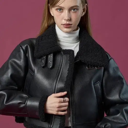 [BUNJANG] KOLEAT 1972 Black Cropped Mustang Jacket / 콜릿 KOLEAT 1972 블랙 크롭 무스탕