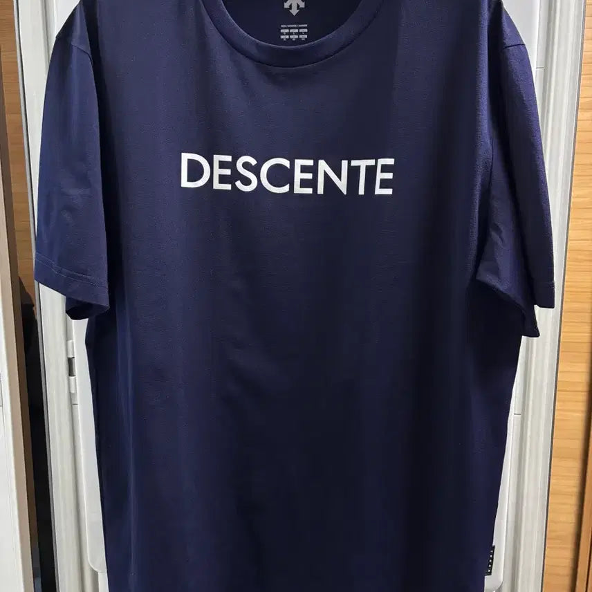 [BUNJANG] Descente Navy T-Shirt XL / 새상품급) 데상트 네이비 반팔티 105 XL