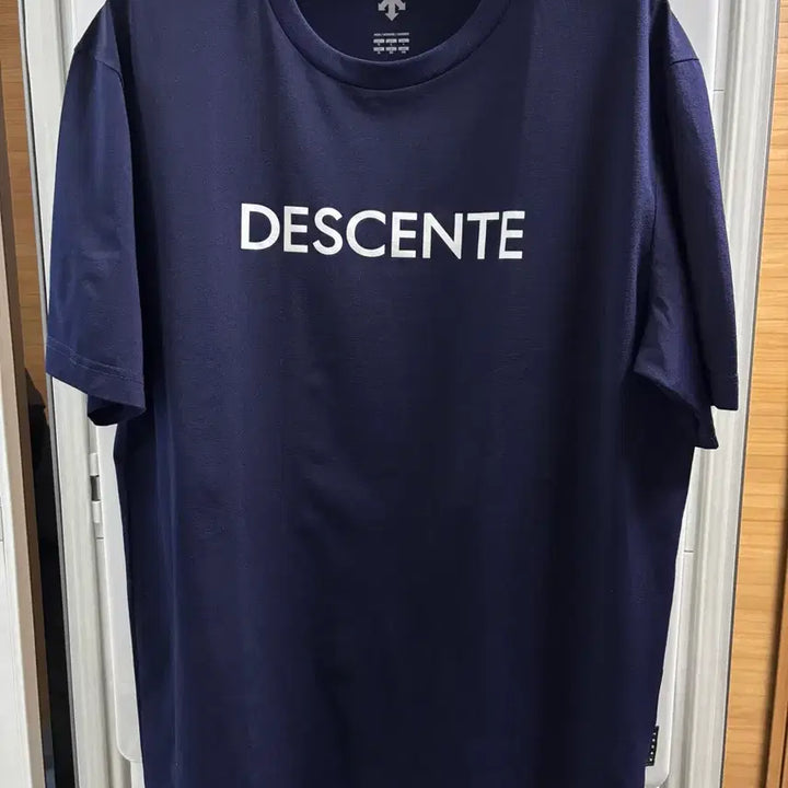 [BUNJANG] Descente Navy T-Shirt XL / 새상품급) 데상트 네이비 반팔티 105 XL