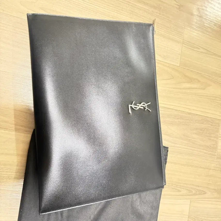 [BUNJANG] Saint Laurent Clutch / 생로랑 클러치