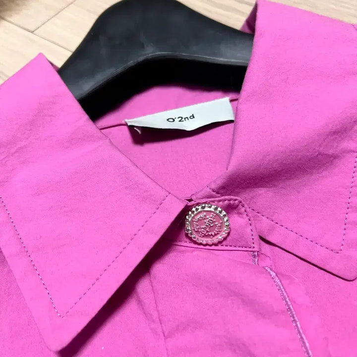 [BUNJANG] O2nd A-Line Ruffle Blouse / 23년 한섬 오즈세컨 O2nd 바스락 코튼 A라인 프릴 블라우스 셔츠핑크