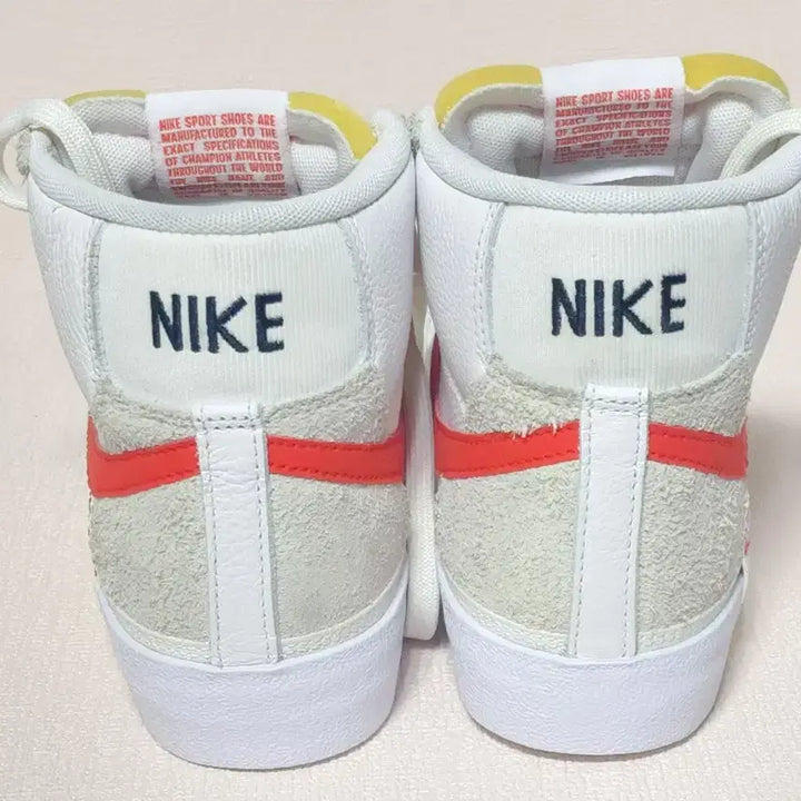 [BUNJANG] Nike Blazer Mid 77 White/Red Sneakers / 나이키 블레이저 미드 77 화이트/레드 255mm (새상품)
