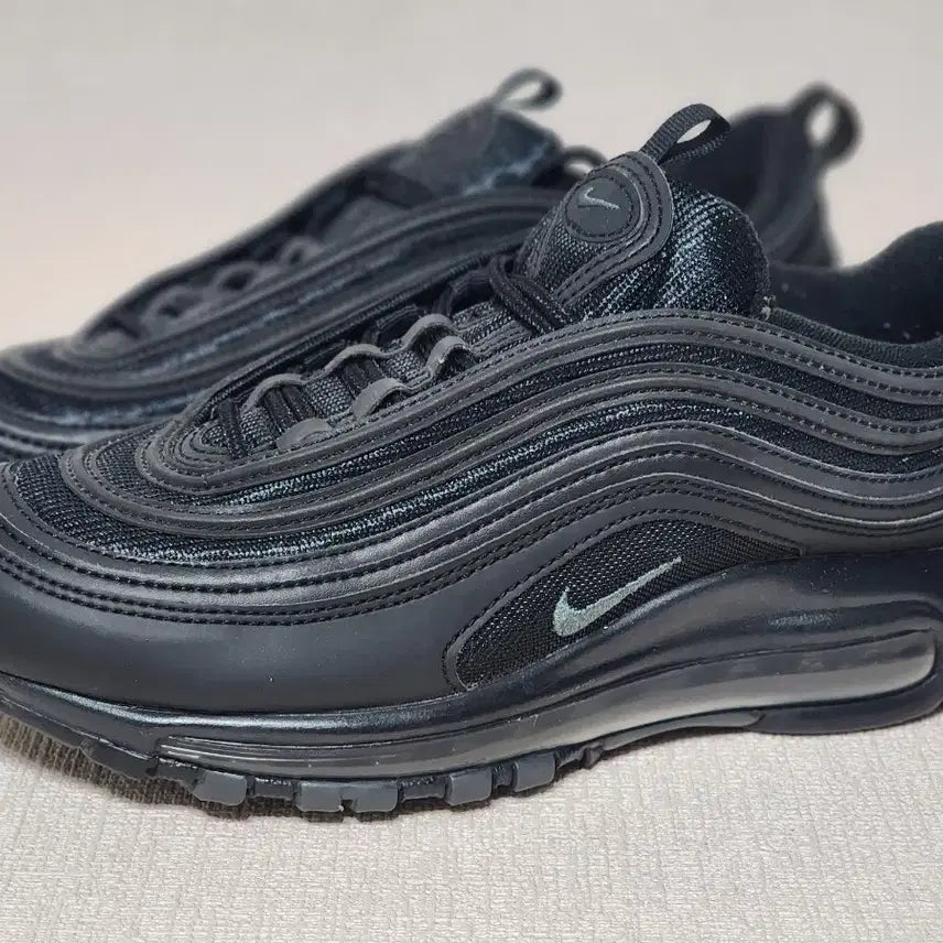 [BUNJANG] Nike Air Max 97 Black Sneakers / 나이키 에어맥스 97 블랙 250mm