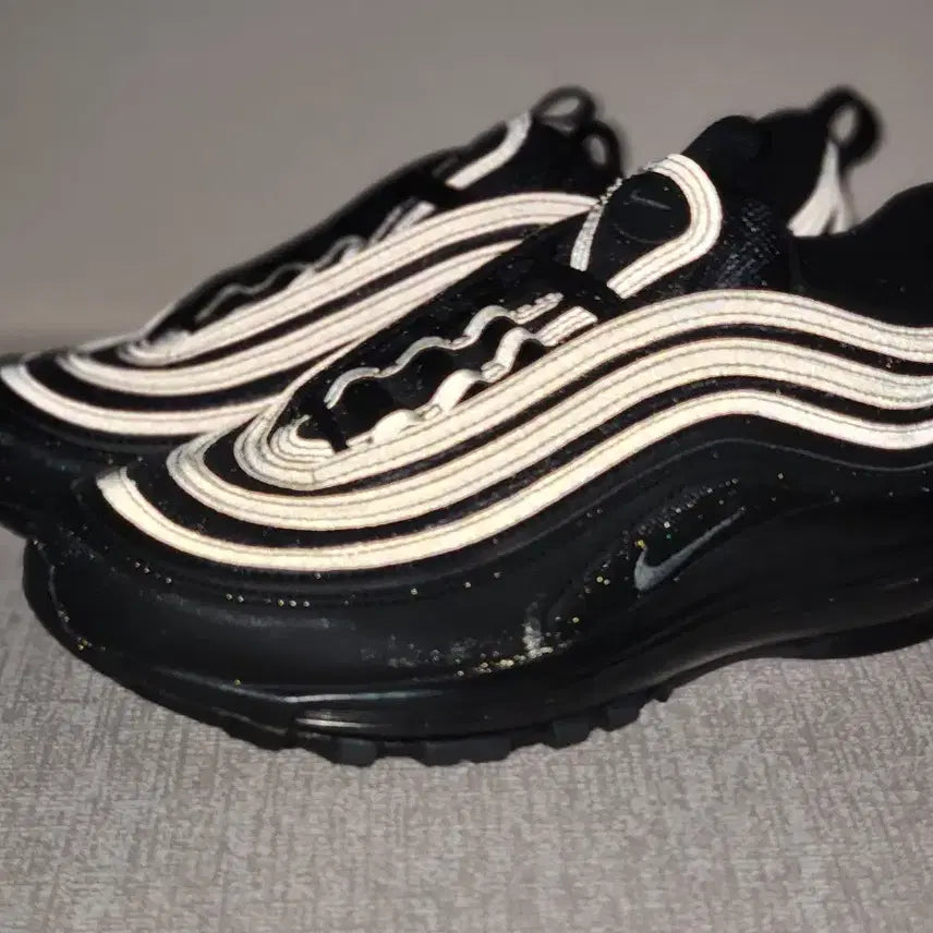 [BUNJANG] Nike Air Max 97 Black Sneakers / 나이키 에어맥스 97 블랙 250mm