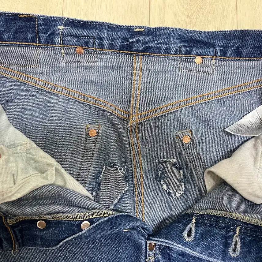 [SOLD OUT] 리바이스빈티지클로딩 LVC 37501 VELZY 크롭 콘밀 33사이즈