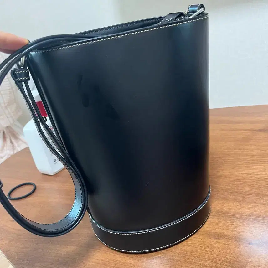 [BUNJANG] A.P.C Black Leather Bucket Bag / A.P.C 아페쎄 블랙 가죽 버킷백