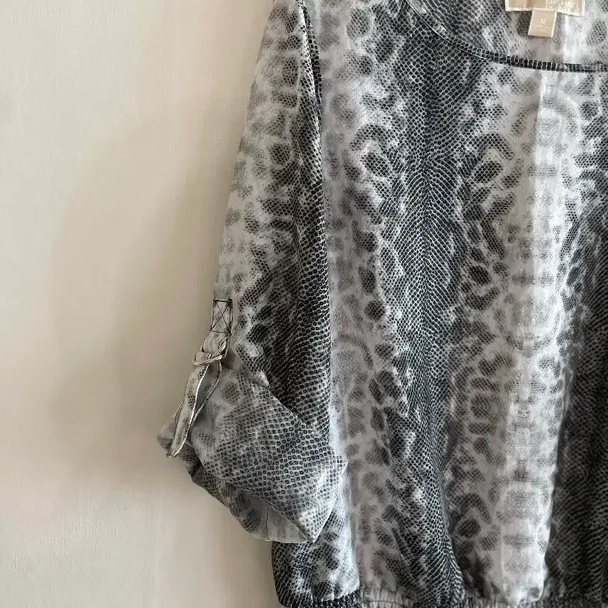 [SOLD OUT] 마이클코어스 롤 탭 슬리브 탑