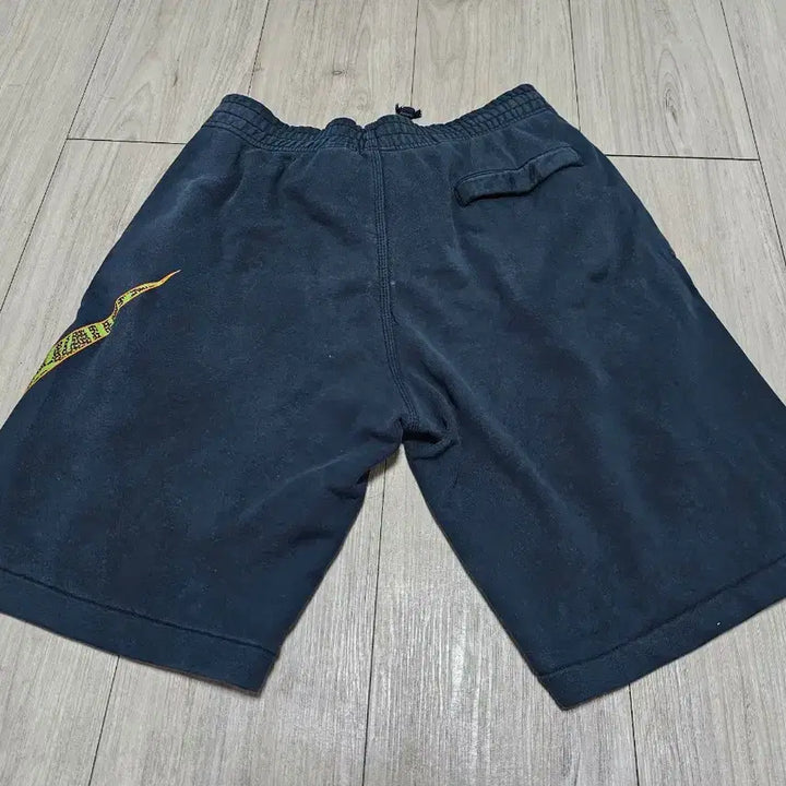 [BUNJANG] Nike Side Swoosh Shorts / NIKE 나이키 사이드 스우시 반바지  2.5만에 팝니다.