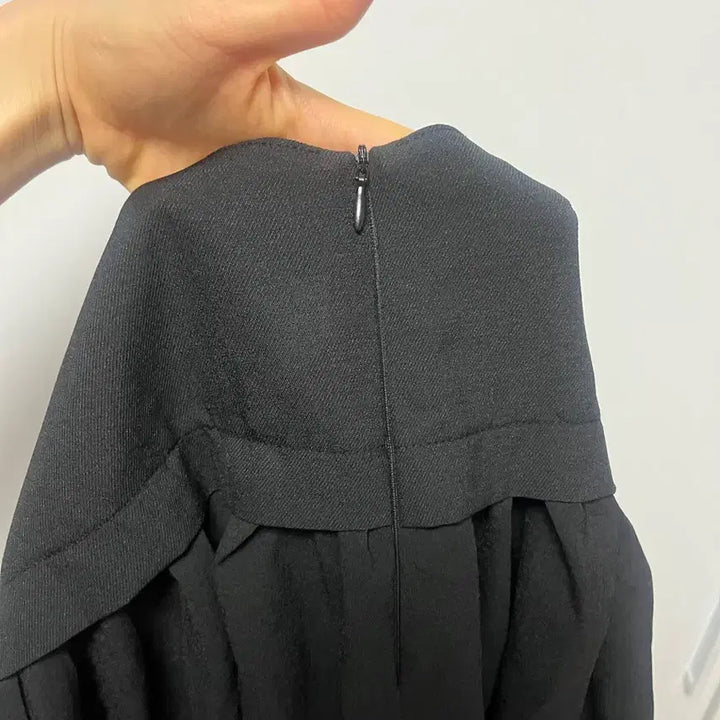 [BUNJANG] Our Cosmos Black Blouse / 아워코모스 블라우스