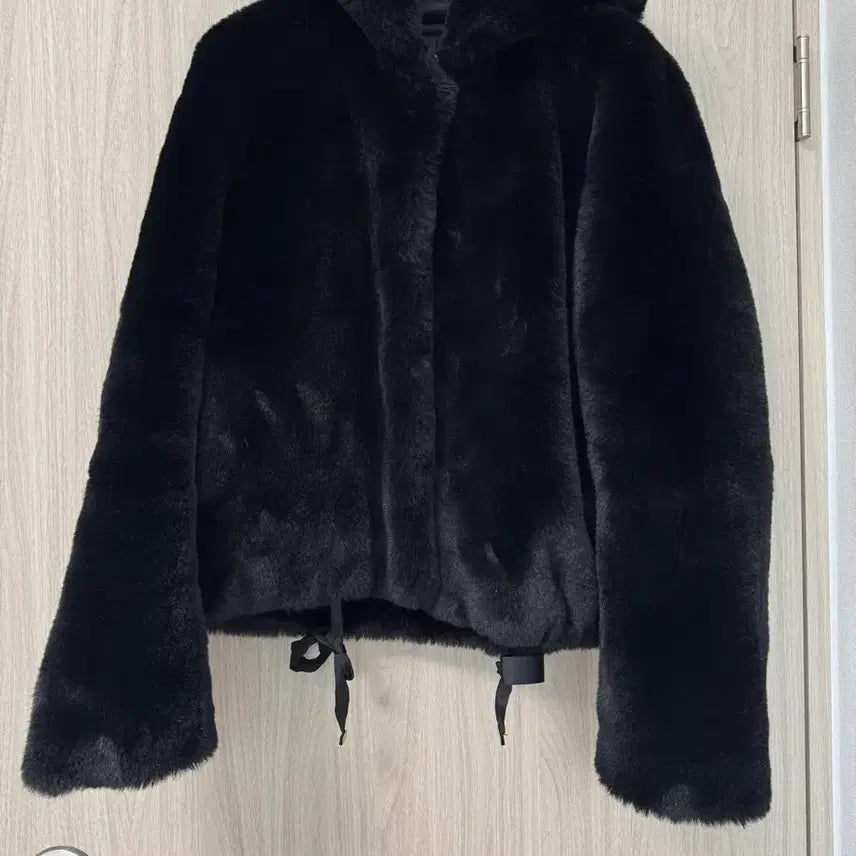 [SOLD OUT] 블랙 후드 퍼 자켓 산드로 정품