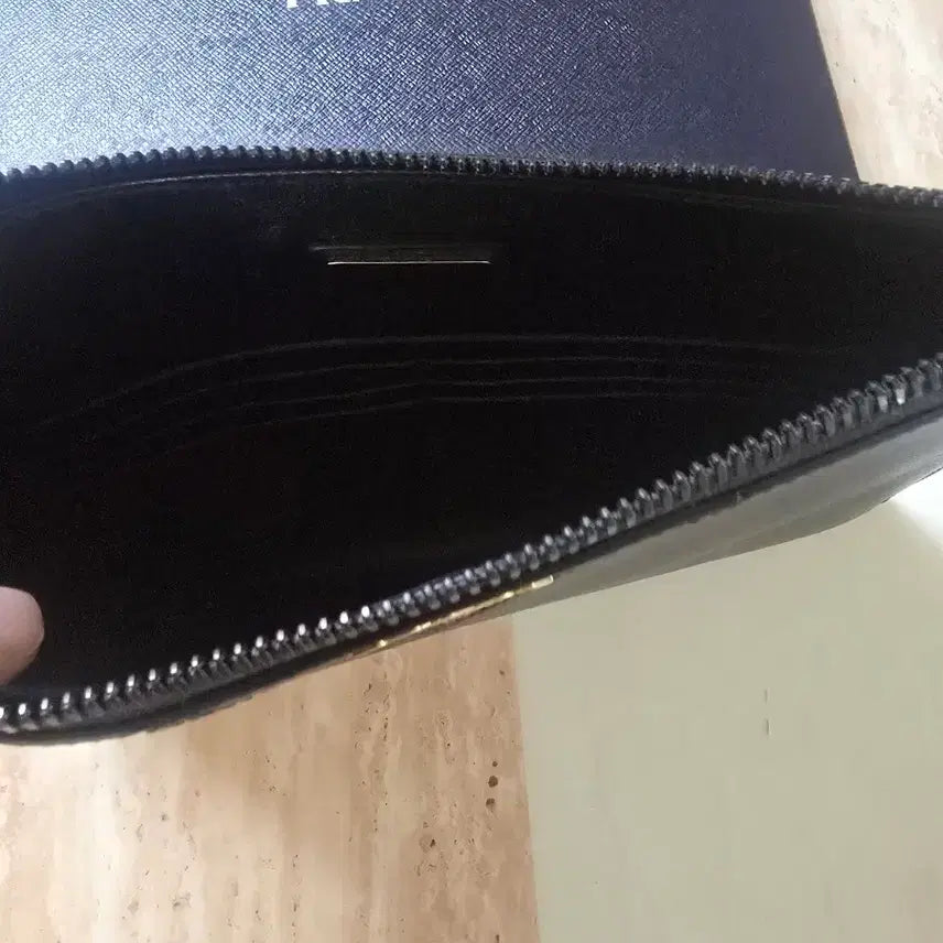 [BUNJANG] Prada Saffiano Leather Clutch 2NH05V / 사피아노 레더 클러치 2NH05V QME F0632