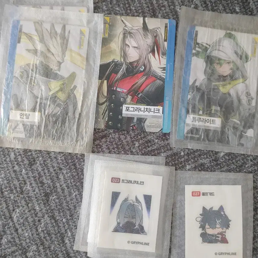[BUNJANG] Arknights ENDFIELD GS25 Photocard &amp; Ttibuseel / 7월2일 버전 엔드필드 포토카드, 띠부씰 팝니다. 명일방주 gs25