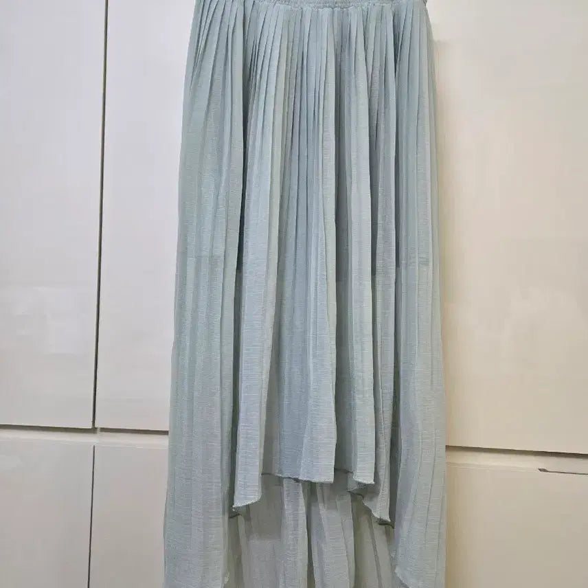 [BUNJANG] Sky Blue Asymmetric Long Pleated Skirt / 하늘색 언발란스 롱 플리츠 스커트