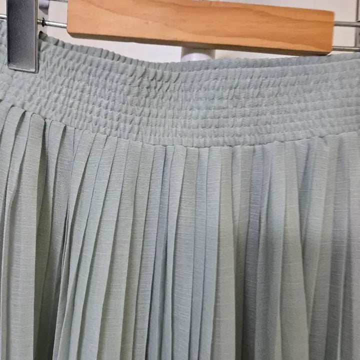 [BUNJANG] Sky Blue Asymmetric Long Pleated Skirt / 하늘색 언발란스 롱 플리츠 스커트