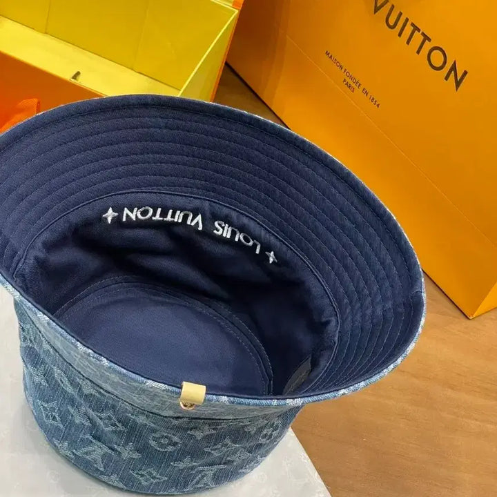 [SOLD OUT] 루이비통 버킷햇