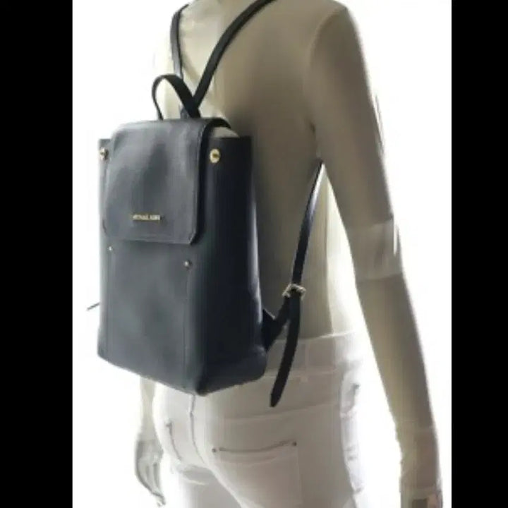 [BUNJANG] Michael Kors Leather Backpack / 신세계 여주프리미엄구매 마이클코어스 레더 백팩 핏이쁩니다