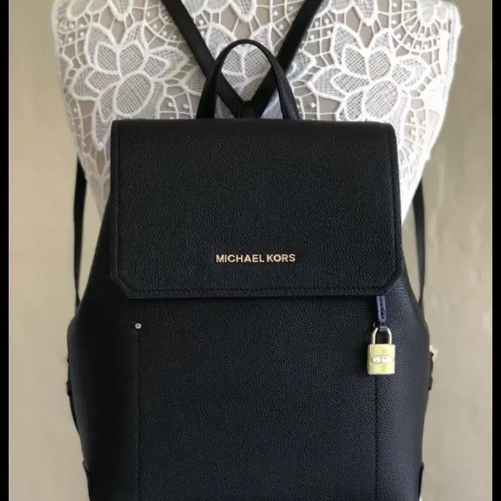 [BUNJANG] Michael Kors Leather Backpack / 신세계 여주프리미엄구매 마이클코어스 레더 백팩 핏이쁩니다