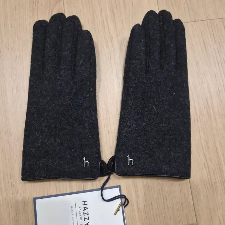 [SOLD OUT] 새상품> 헤지스 블랙 여성 기모 장갑 58000원