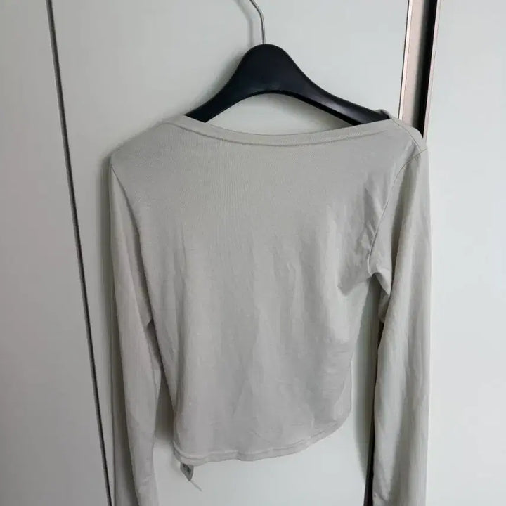 [BUNJANG] Off-Shoulder T-Shirt / [택있는새제품] 정가 2만8천원 오프셔링티셔츠 핏이쁩니다