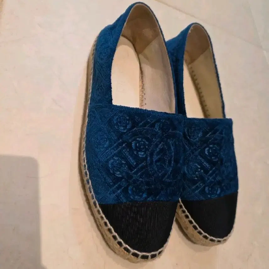 [BUNJANG] Chanel Espadrille Blue Flower Pattern / 샤넬 에스파듀 블루 플라워 패턴