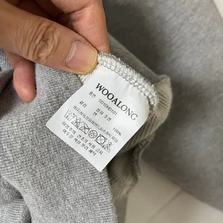 [SOLD OUT] 우알롱 후드티(옷정리중 득템하세요)