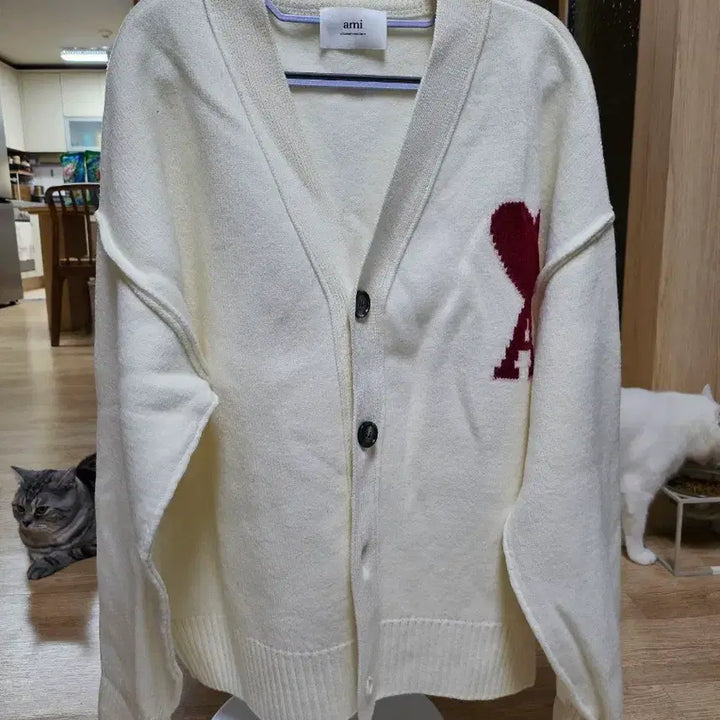 [BUNJANG] AMI Big Heart Logo Cardigan Ivory / 아미 빅 하트 로고 가디건 아이보리