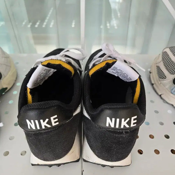 [BUNJANG] Nike Tailwind Black/White 240mm / 나이키 테일윈드 240