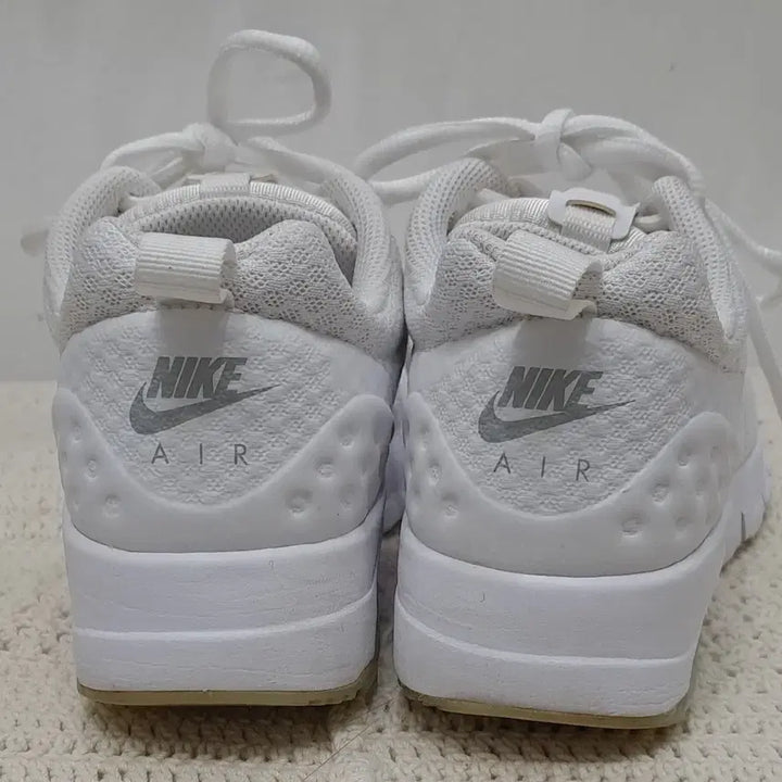 [BUNJANG] Nike White Sneakers (230) / 나이키 운동화  230