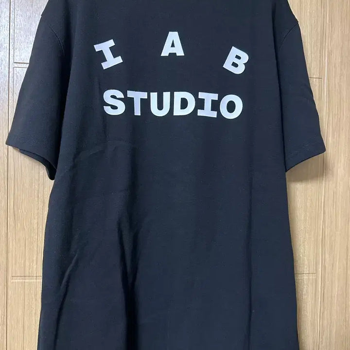 [BUNJANG] IAB Studio 10th Anniversary T-shirt Black (L) / 아이앱스튜디오 10주년 반팔 블랙(L)
