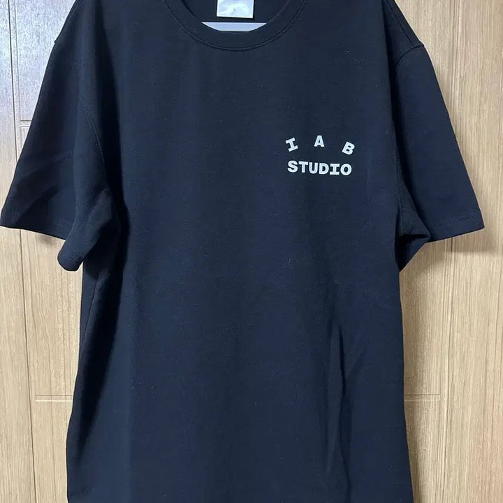 [BUNJANG] IAB Studio 10th Anniversary T-shirt Black (L) / 아이앱스튜디오 10주년 반팔 블랙(L)