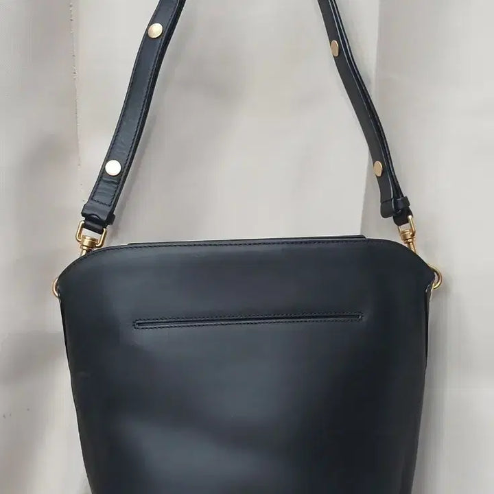 [BUNJANG] Beanpole Black Leather Bucket Bag / 빈폴 블랙 가죽 버킷백