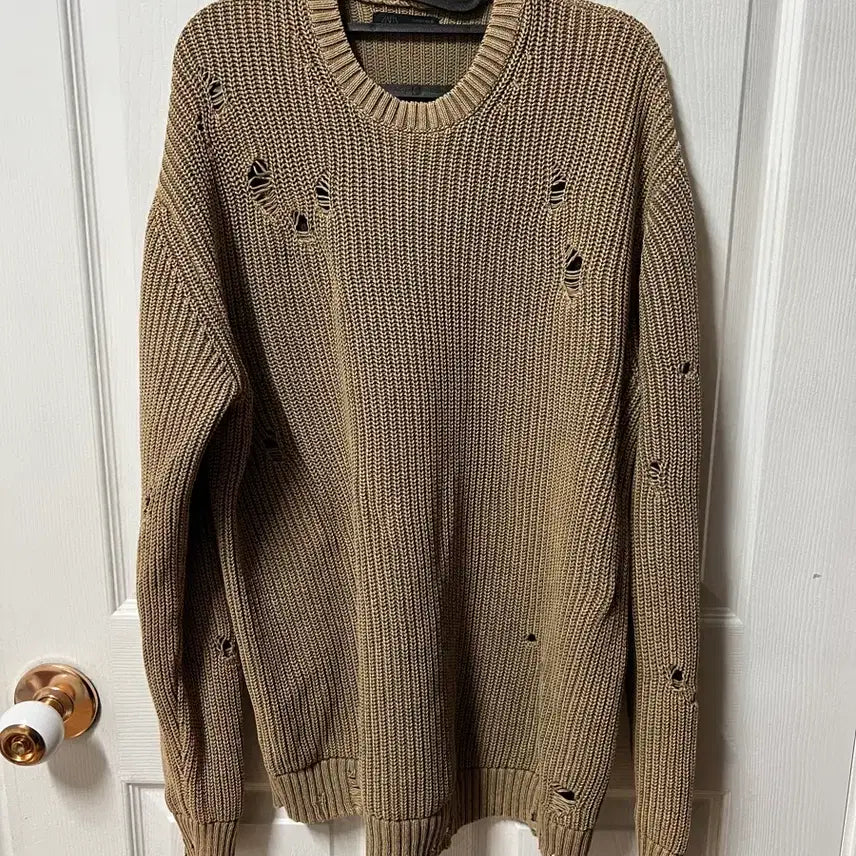 [BUNJANG] ZARA Distressed Ribbed Knit Sweater (Khaki) / 자라(ZARA) 데미지 립 니트 스웨터 (카키)