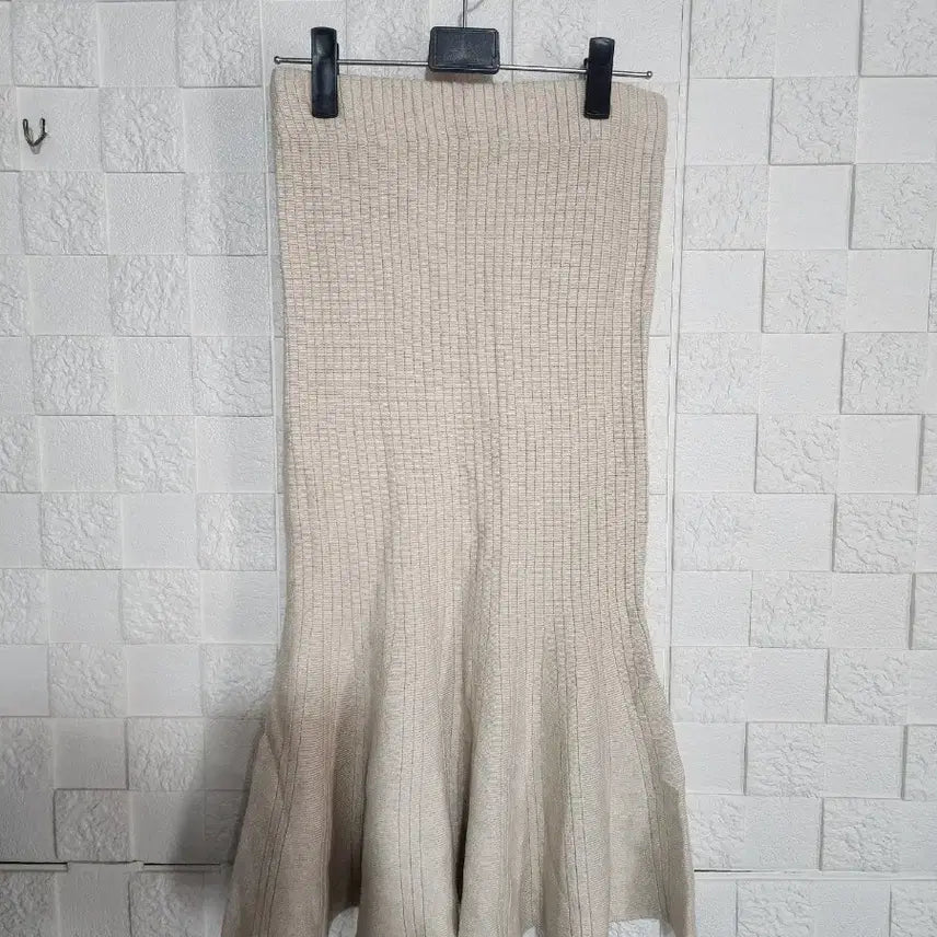[BUNJANG] Beige Knit Flare Skirt / 베이지 니트 플레어 스커트 새제품