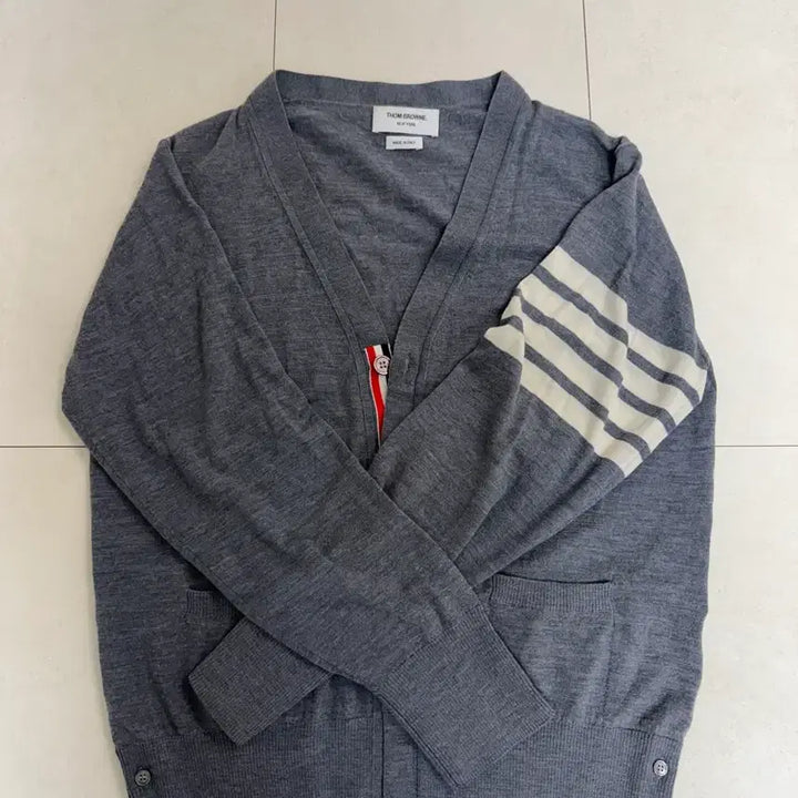 [SOLD OUT] 톰브라운 사선완장 가디건 5 size 판매합니다
