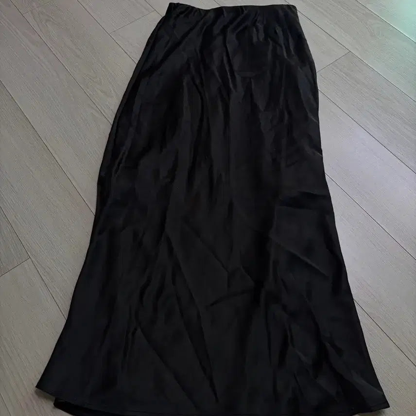 [BUNJANG] Becoming27 Black Silk Long Skirt / 비커밍27 블랙 실크스커트