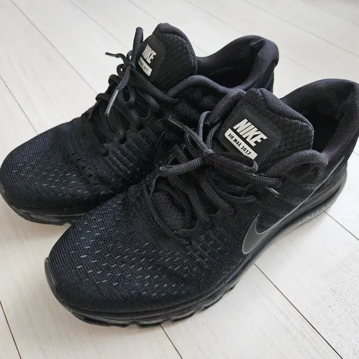 [BUNJANG] Nike Air Max 2017 All Black Sneakers / 나이키 에어 맥스 2017 올블랙 265