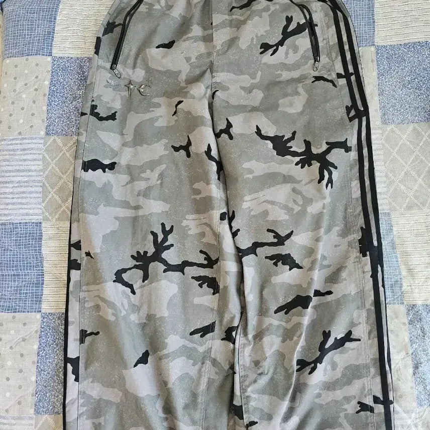 [BUNJANG] Adidas Thug Club Training Pants (M) / 아디디스 떠그클럽 바지 m    음식물 얼룩+ 본드 + 로고 다시 부착