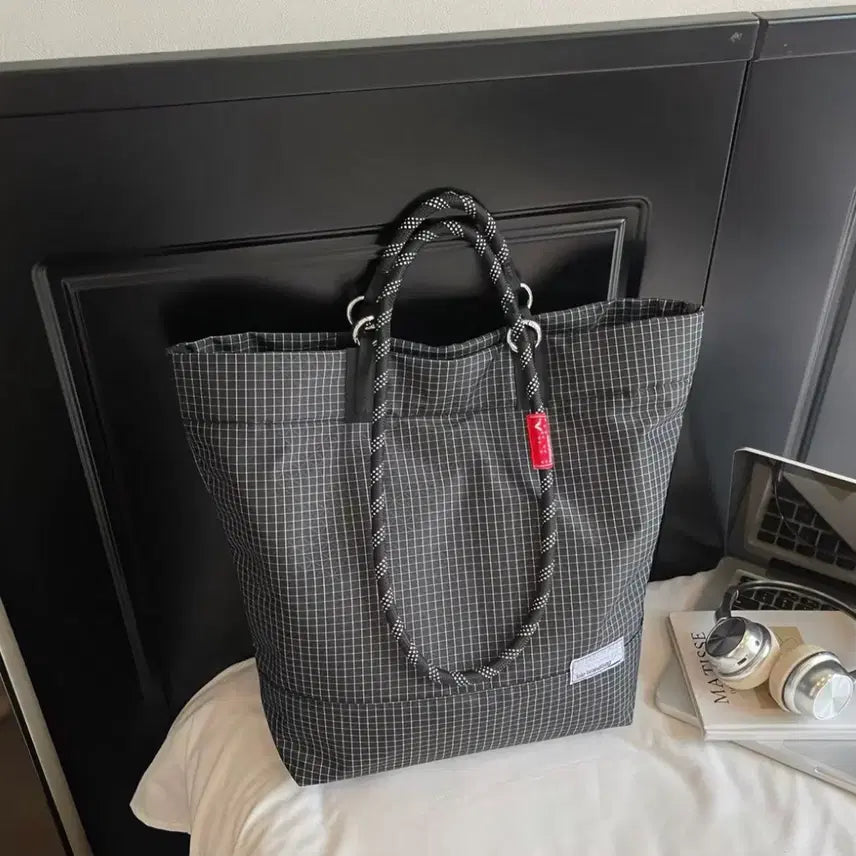 [BUNJANG] Stirrup Check Tote Bag / 로프 핸들 스티랩 체크 토트백 숄더백 겸용 (새제품)