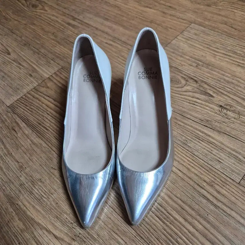 [BUNJANG] SUECOMMA BONNIE Silver/White Pumps - Size 230 / 슈콤마보니 실버/화이트 펌프스 230