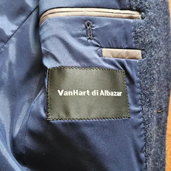 [BUNJANG] Half Heart Coat / 반하트 코트
