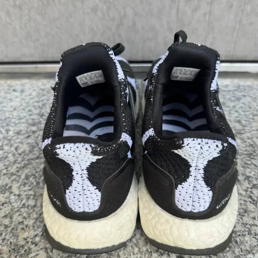 [BUNJANG] 마리메꼬 marimekko 사이즈 245 울트라 부스트 (거의새것!) / 마리메꼬 marimekko 사이즈 245 울트라 부스트 (거의새것!)